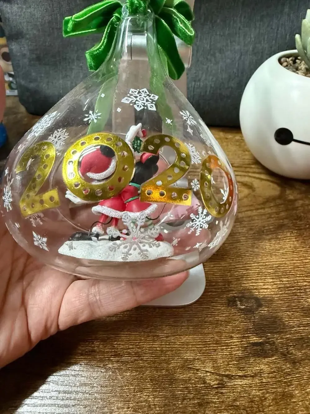 Disney Store Mickey and Minnie 2020 Holiday Glass Drop Sketchbook Ornament